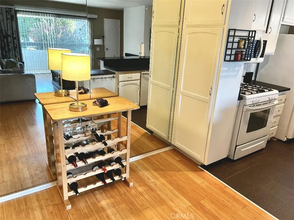 2867 S Fairview #F Santa Ana, CA 92704