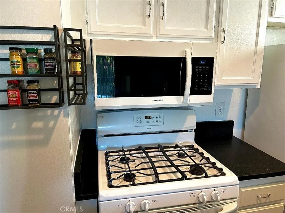 2867 S Fairview #F Santa Ana, CA 92704