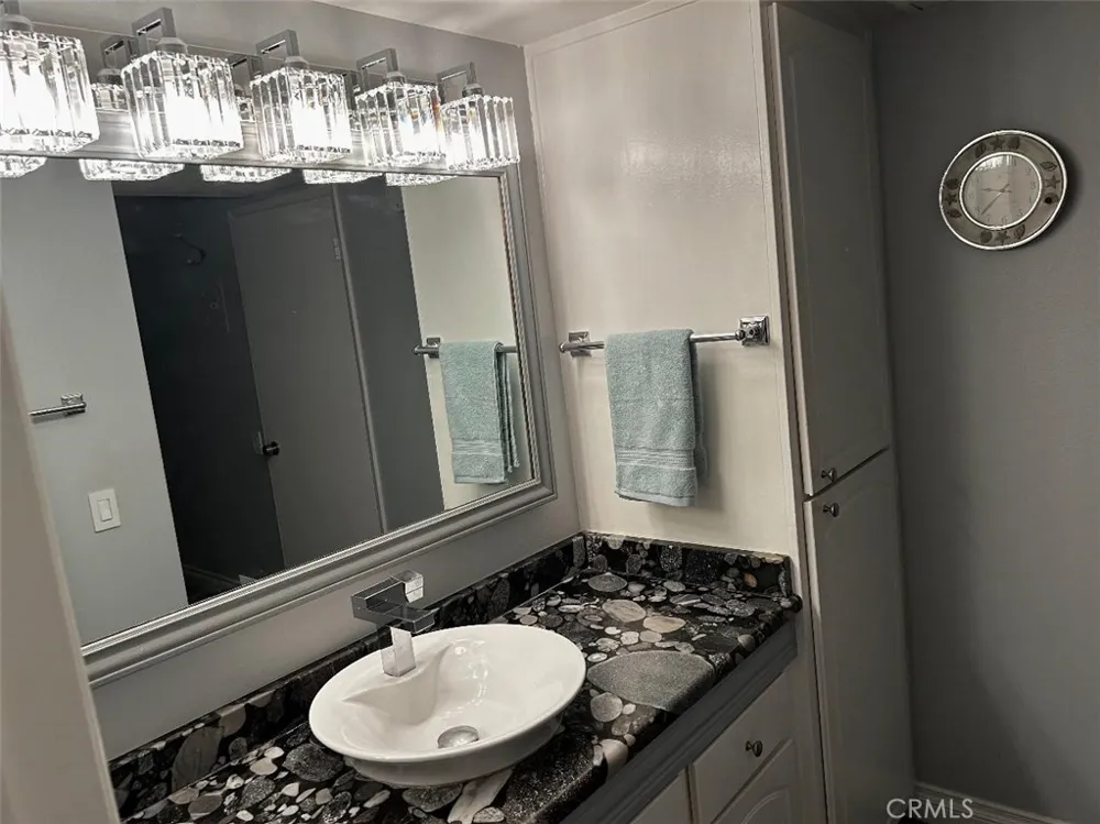 2867 S Fairview #F Santa Ana, CA 92704