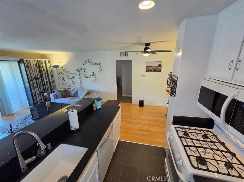 2867 S Fairview #F Santa Ana, CA 92704