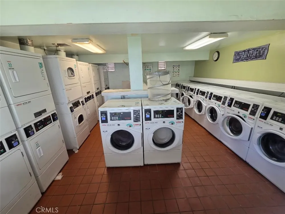2867 S Fairview #F Santa Ana, CA 92704