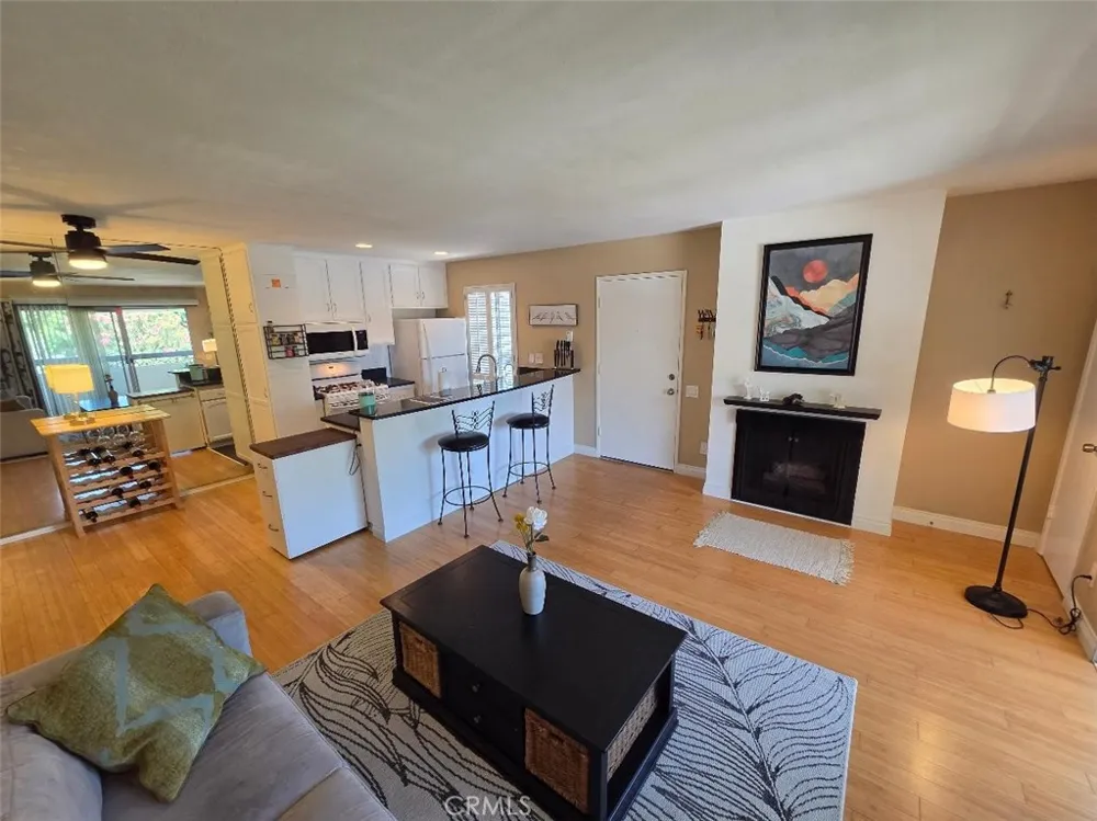 2867 S Fairview #F Santa Ana, CA 92704