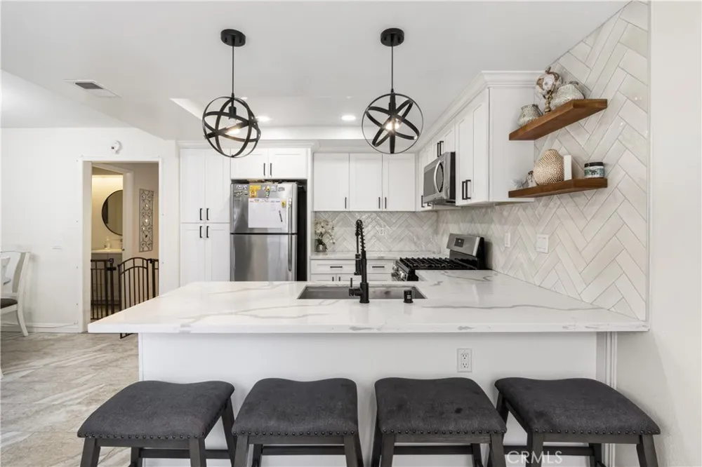 11 Wildflower Pl Pomona, CA 91766