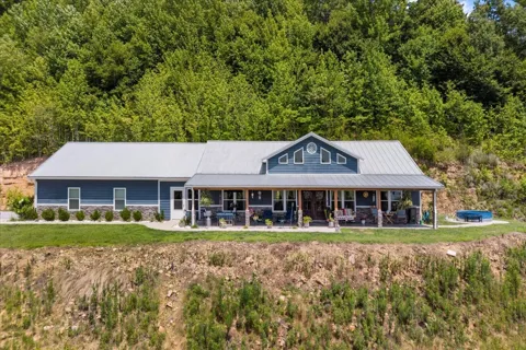 1016 Pointe of View Ln