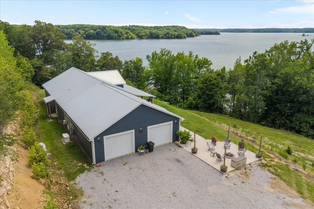 1016 Pointe of View Ln Stewart, TN 37175