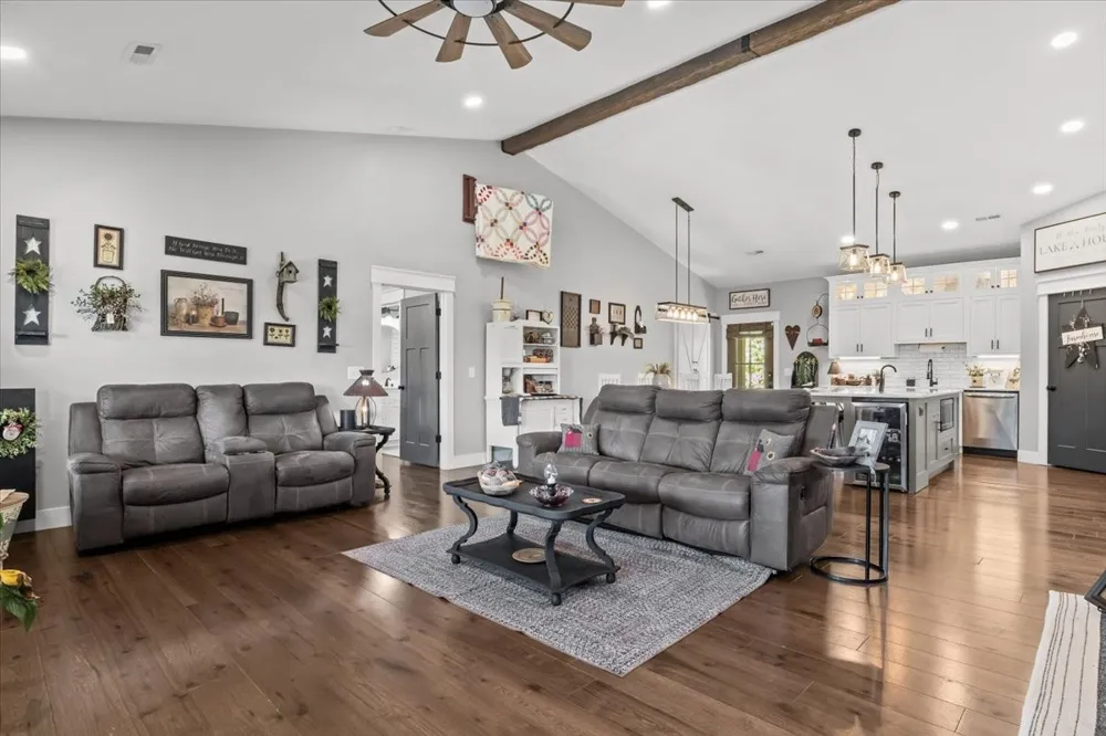 1016 Pointe of View Ln Stewart, TN 37175
