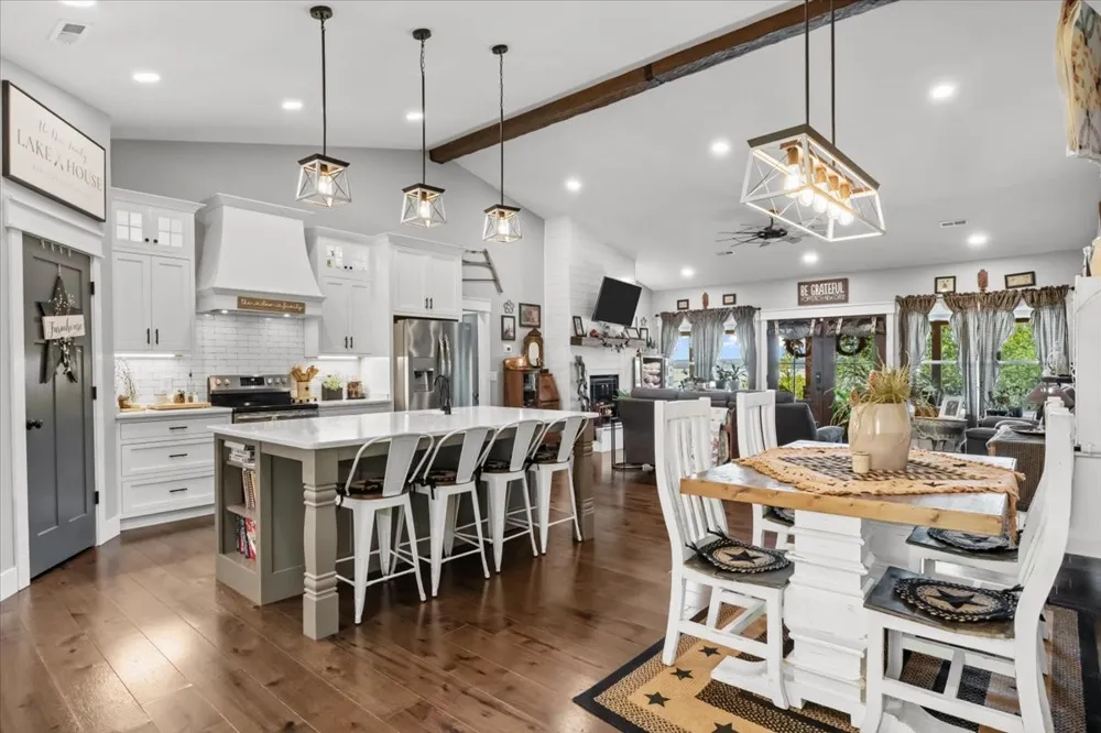 1016 Pointe of View Ln Stewart, TN 37175