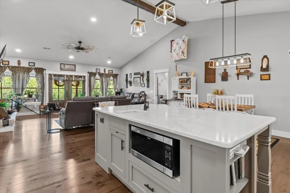 1016 Pointe of View Ln Stewart, TN 37175