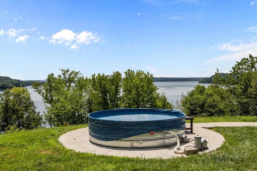 1016 Pointe of View Ln Stewart, TN 37175