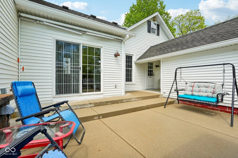 211 Whiteland Road Whiteland, IN 46184