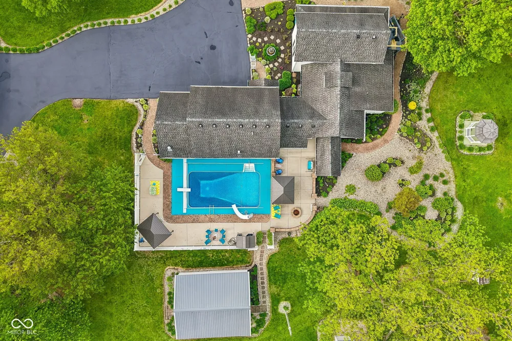 211 Whiteland Road Whiteland, IN 46184