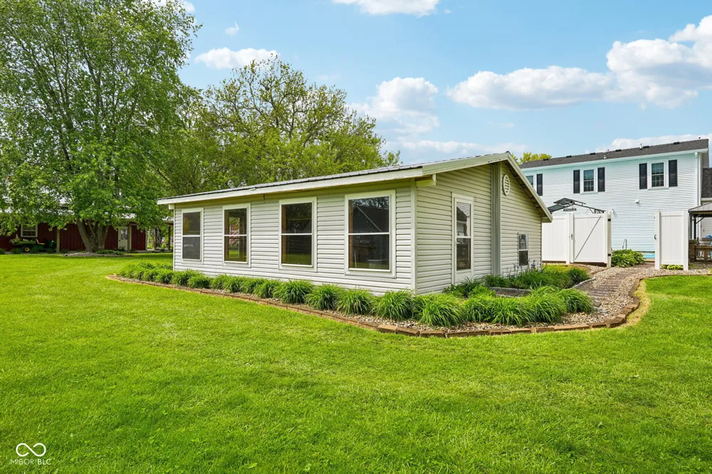 211 Whiteland Road Whiteland, IN 46184