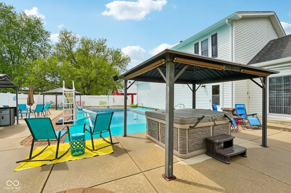 211 Whiteland Road Whiteland, IN 46184