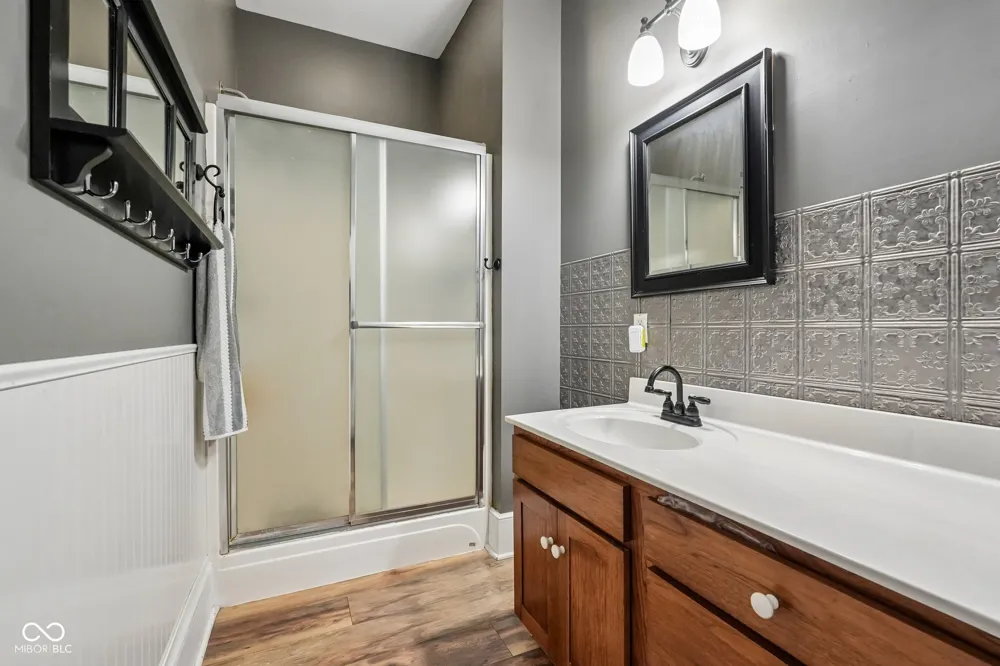 211 Whiteland Road Whiteland, IN 46184