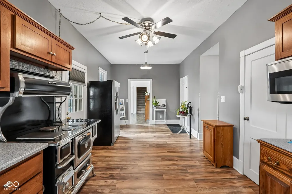 211 Whiteland Road Whiteland, IN 46184