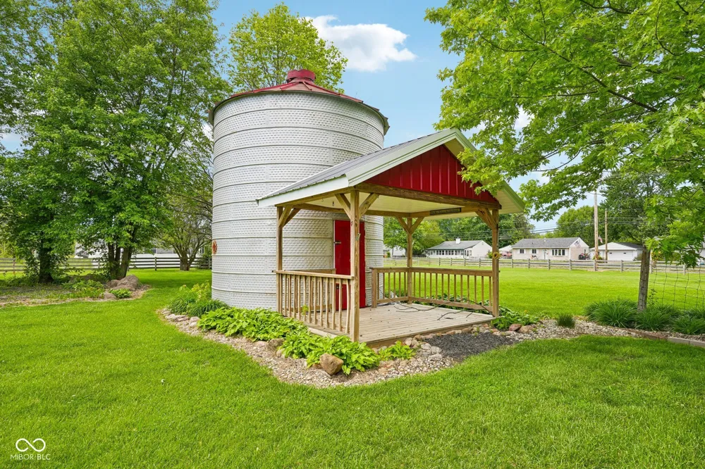 211 Whiteland Road Whiteland, IN 46184