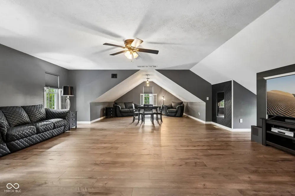 211 Whiteland Road Whiteland, IN 46184