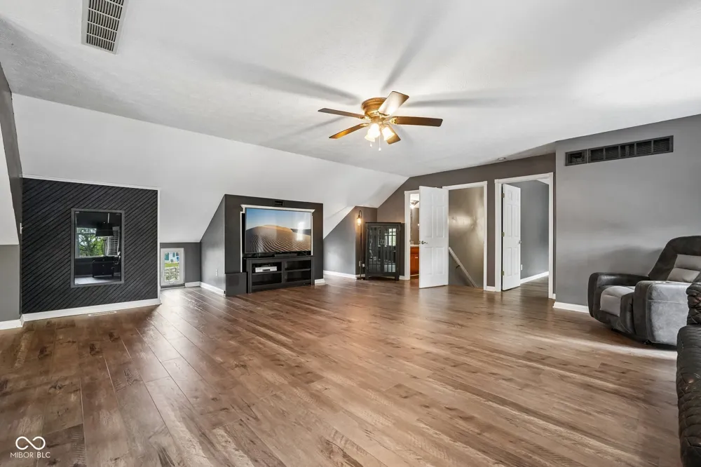 211 Whiteland Road Whiteland, IN 46184