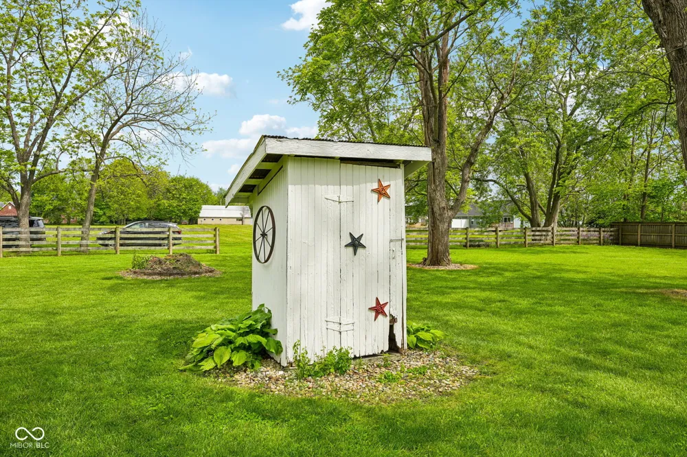 211 Whiteland Road Whiteland, IN 46184