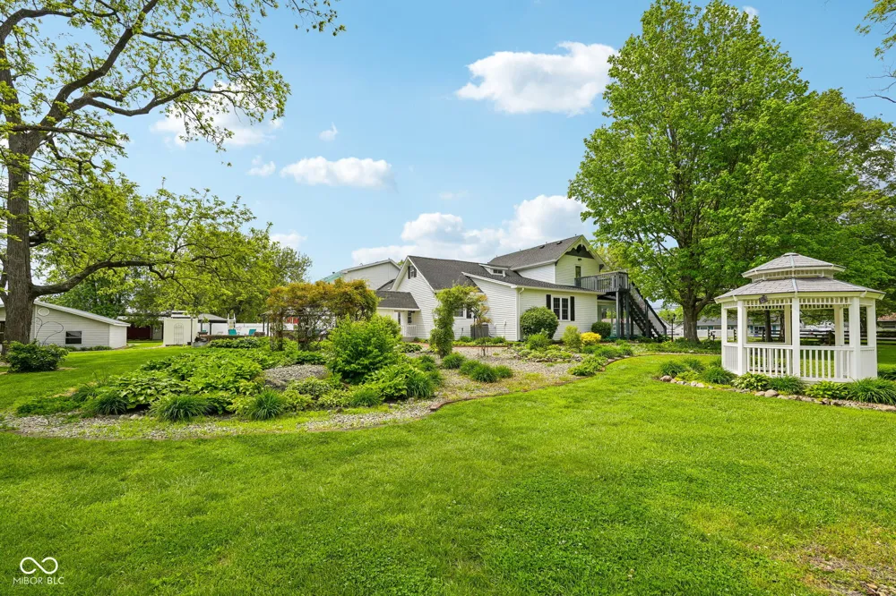 211 Whiteland Road Whiteland, IN 46184