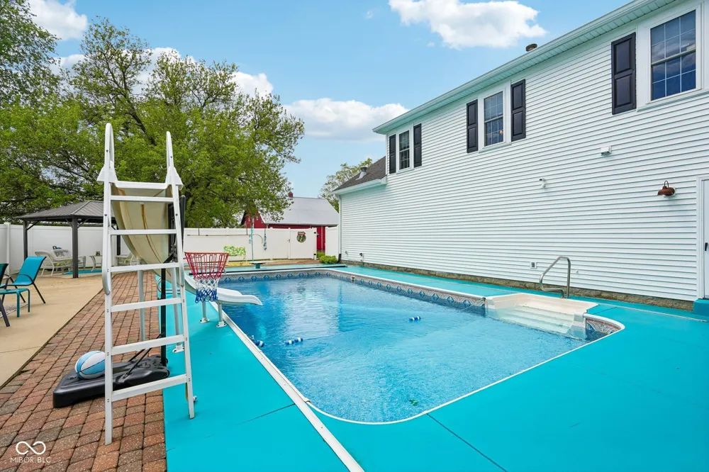 211 Whiteland Road Whiteland, IN 46184