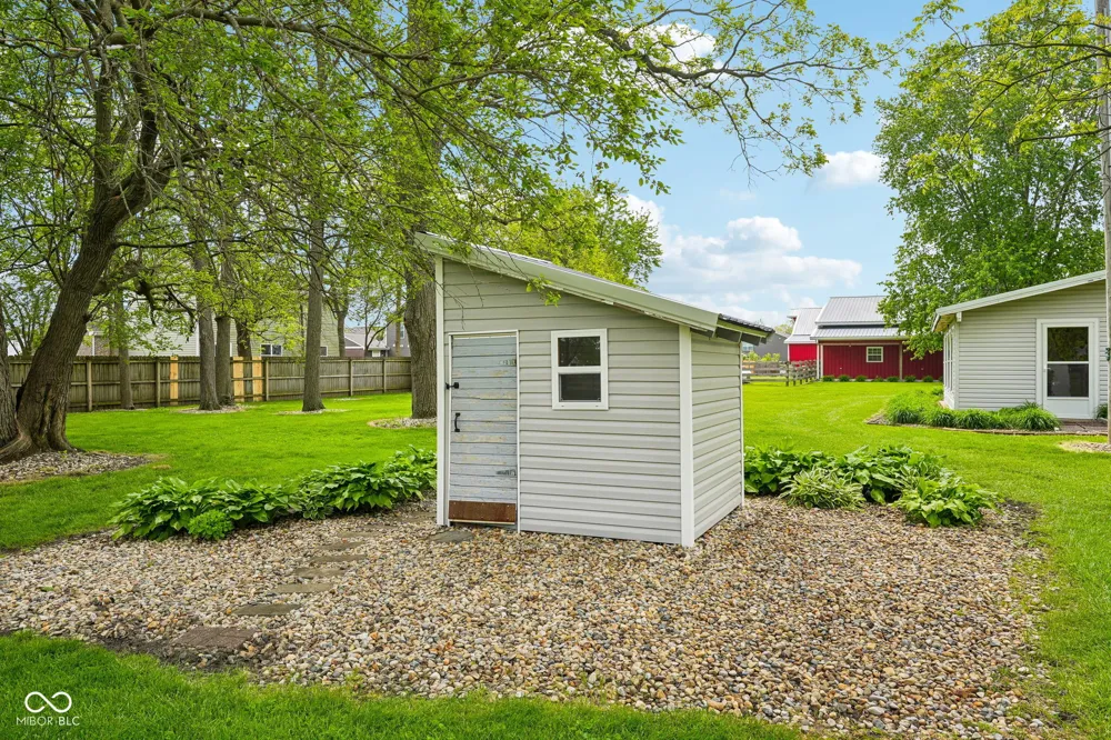 211 Whiteland Road Whiteland, IN 46184
