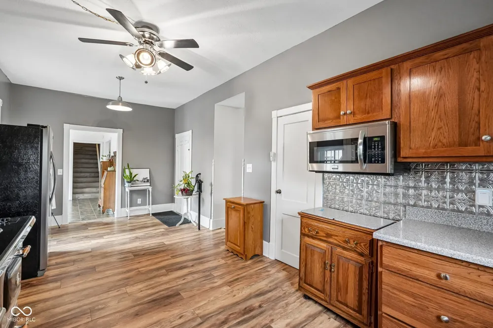 211 Whiteland Road Whiteland, IN 46184