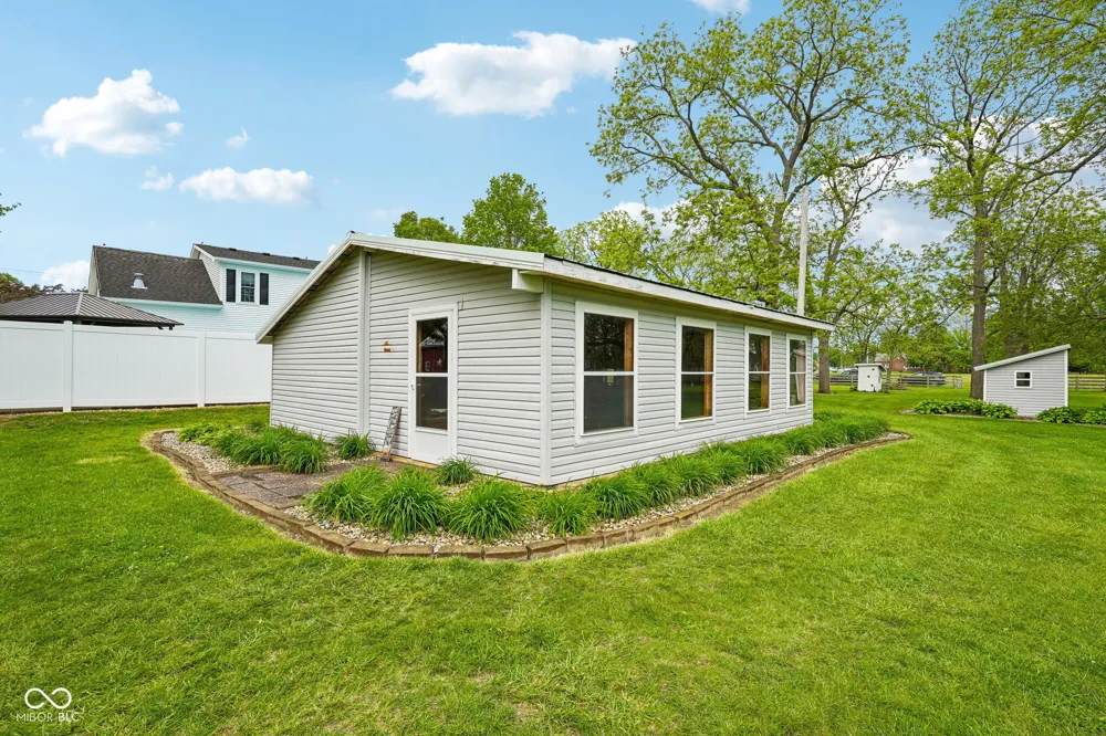 211 Whiteland Road Whiteland, IN 46184