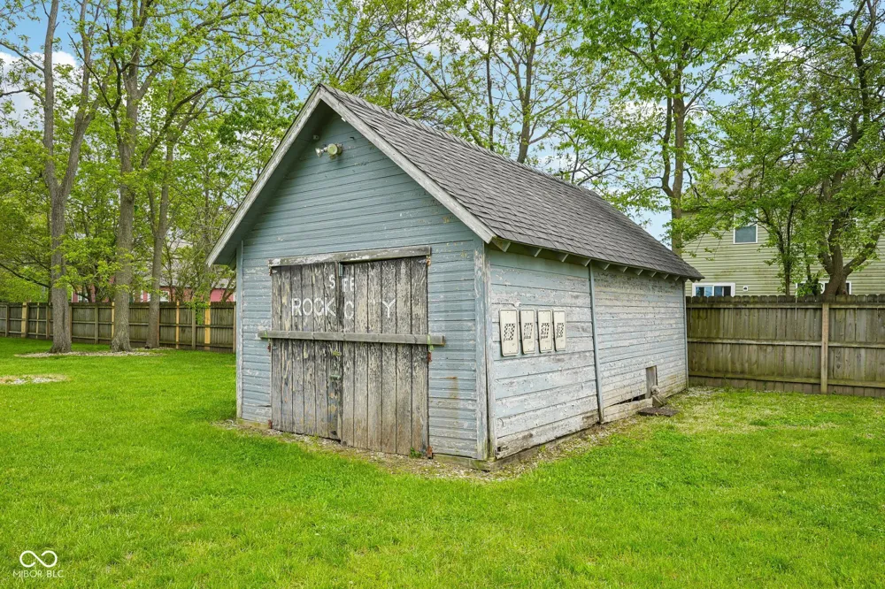 211 Whiteland Road Whiteland, IN 46184