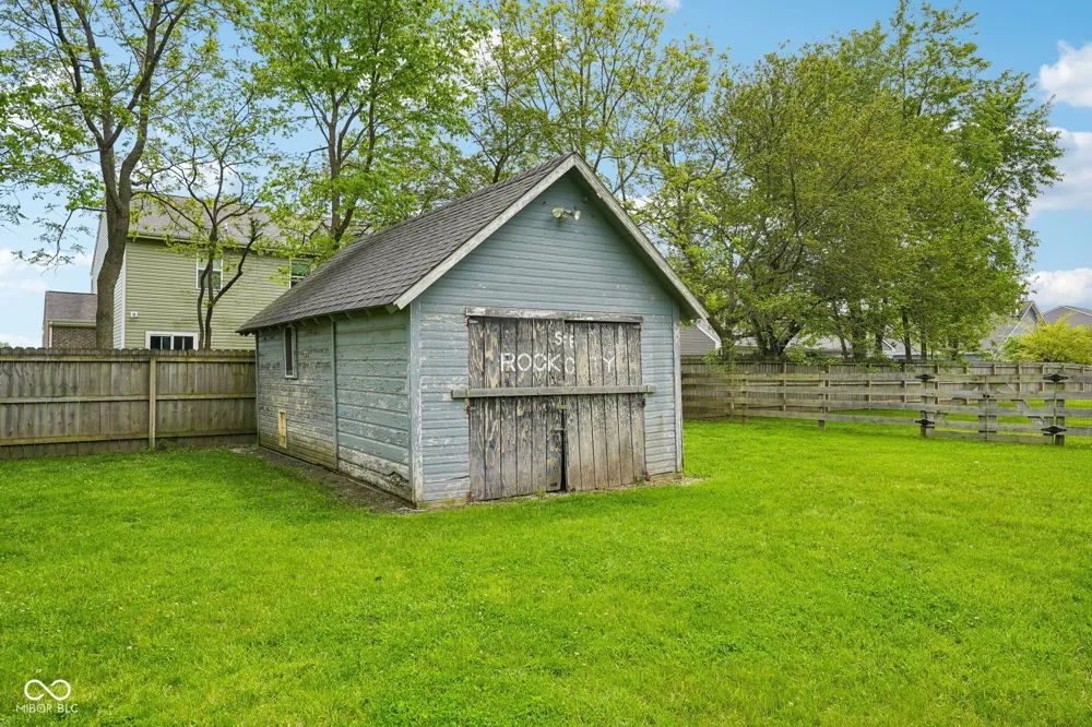 211 Whiteland Road Whiteland, IN 46184