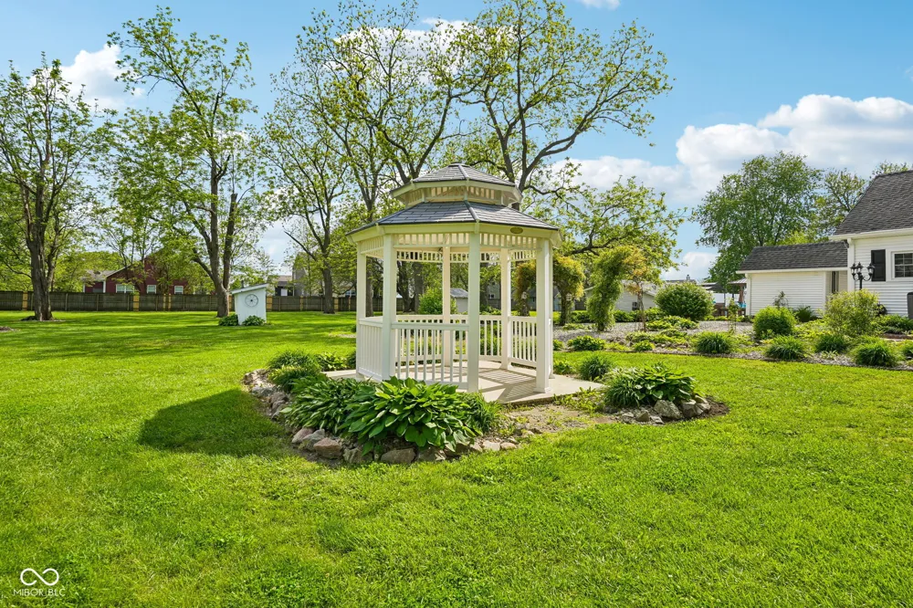 211 Whiteland Road Whiteland, IN 46184