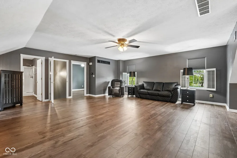 211 Whiteland Road Whiteland, IN 46184