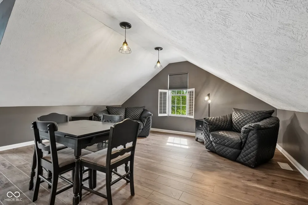 211 Whiteland Road Whiteland, IN 46184