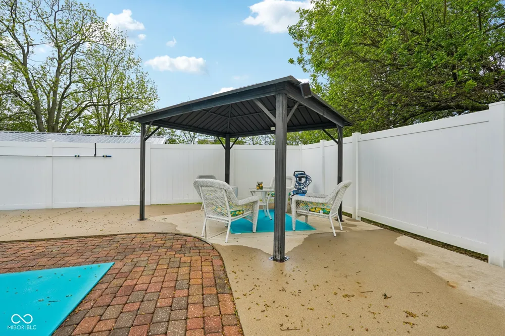 211 Whiteland Road Whiteland, IN 46184
