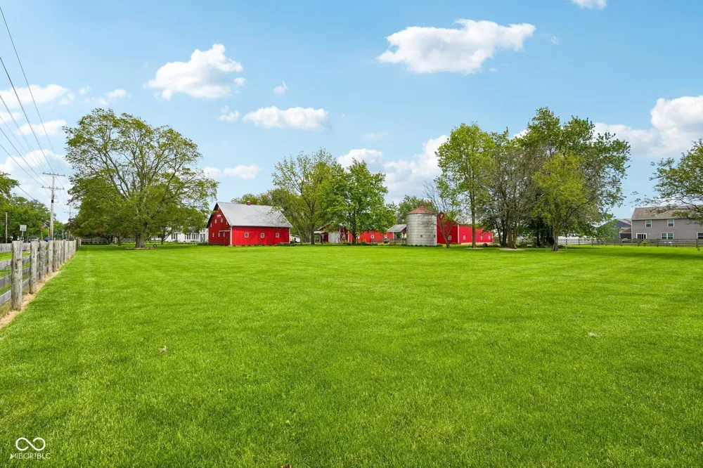 211 Whiteland Road Whiteland, IN 46184