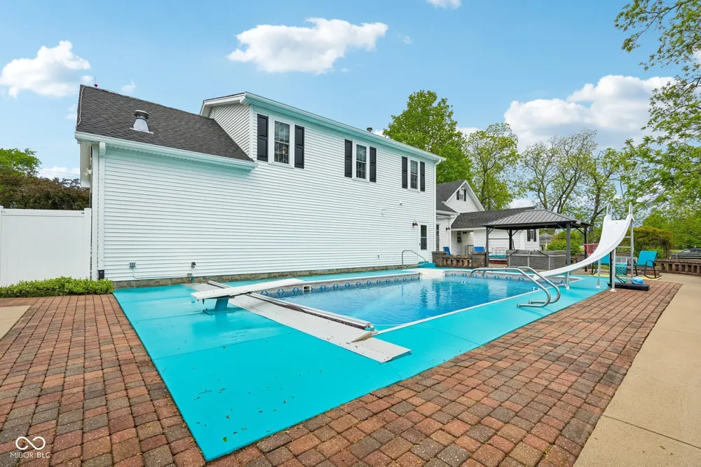 211 Whiteland Road Whiteland, IN 46184