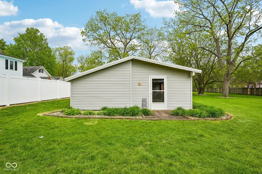 211 Whiteland Road Whiteland, IN 46184