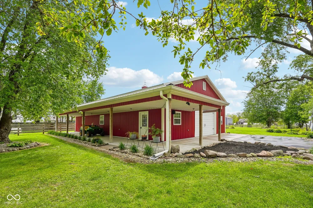 211 Whiteland Road Whiteland, IN 46184