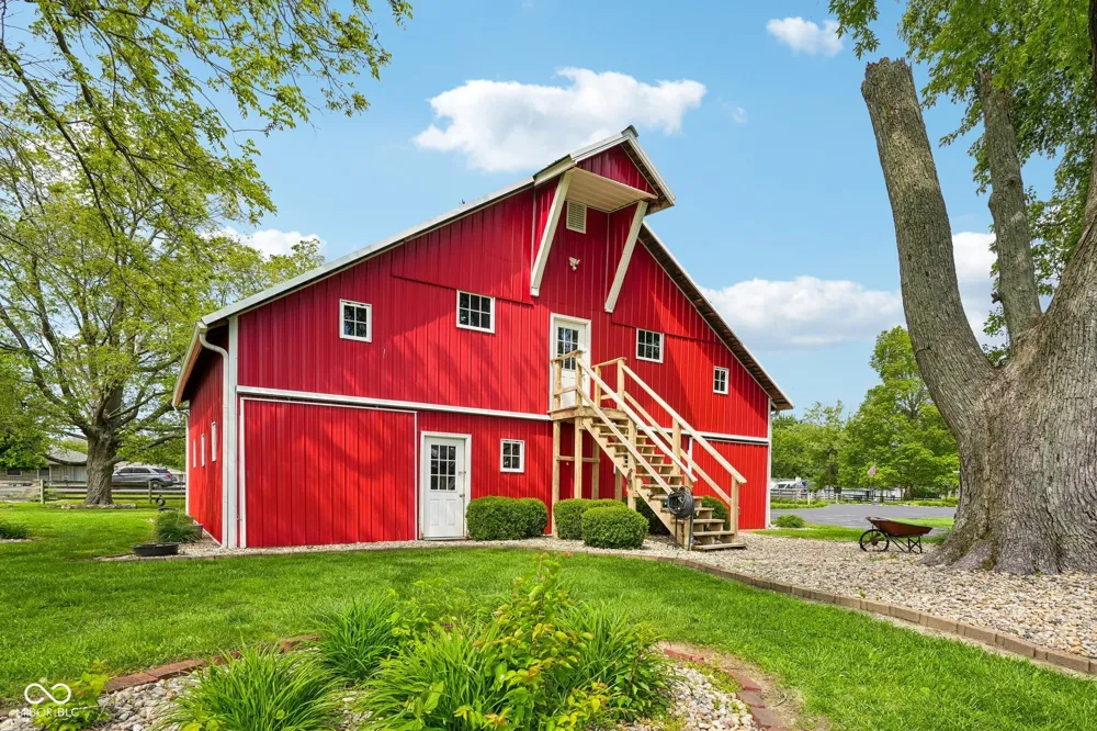 211 Whiteland Road Whiteland, IN 46184