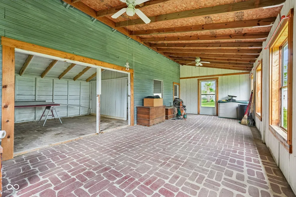 211 Whiteland Road Whiteland, IN 46184