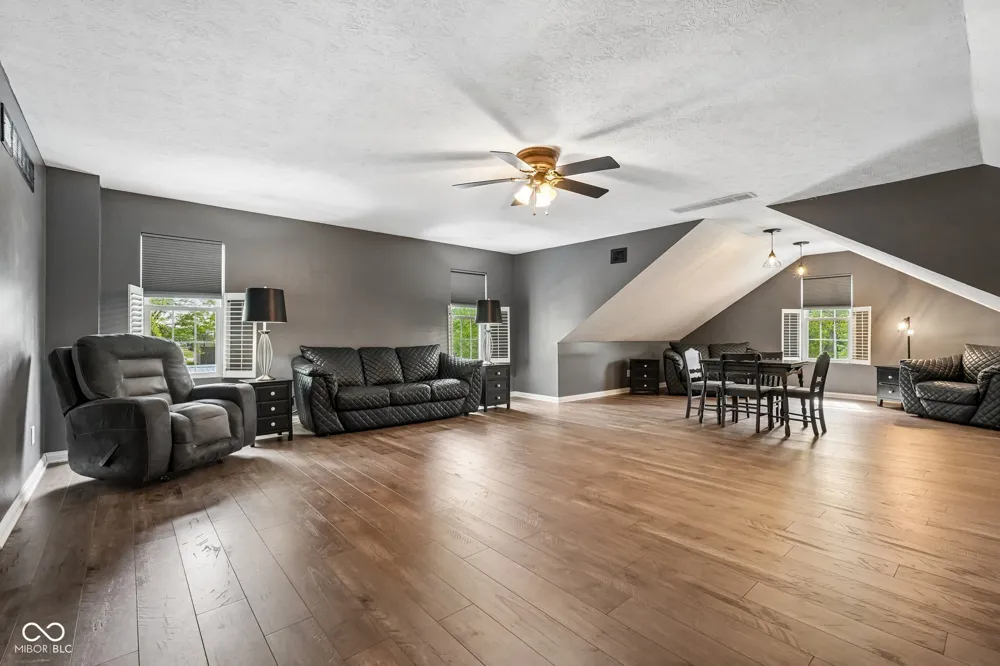 211 Whiteland Road Whiteland, IN 46184