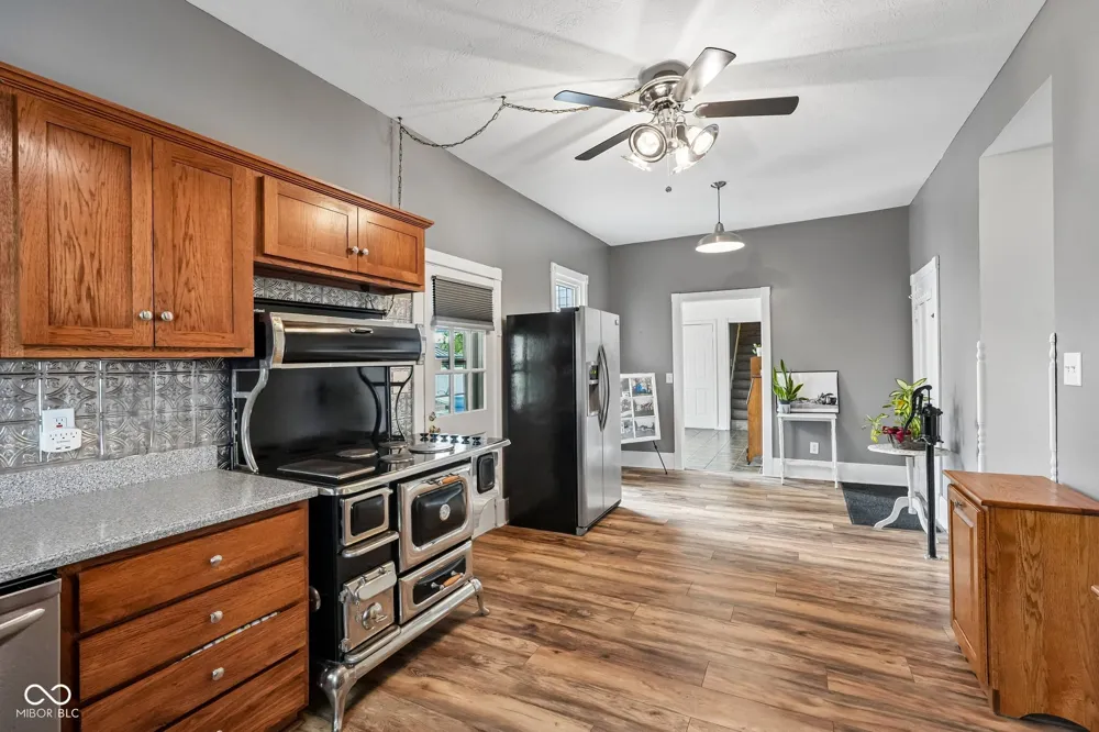 211 Whiteland Road Whiteland, IN 46184