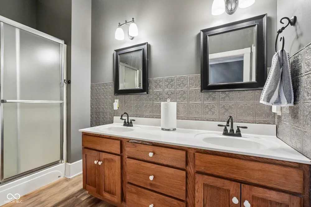 211 Whiteland Road Whiteland, IN 46184