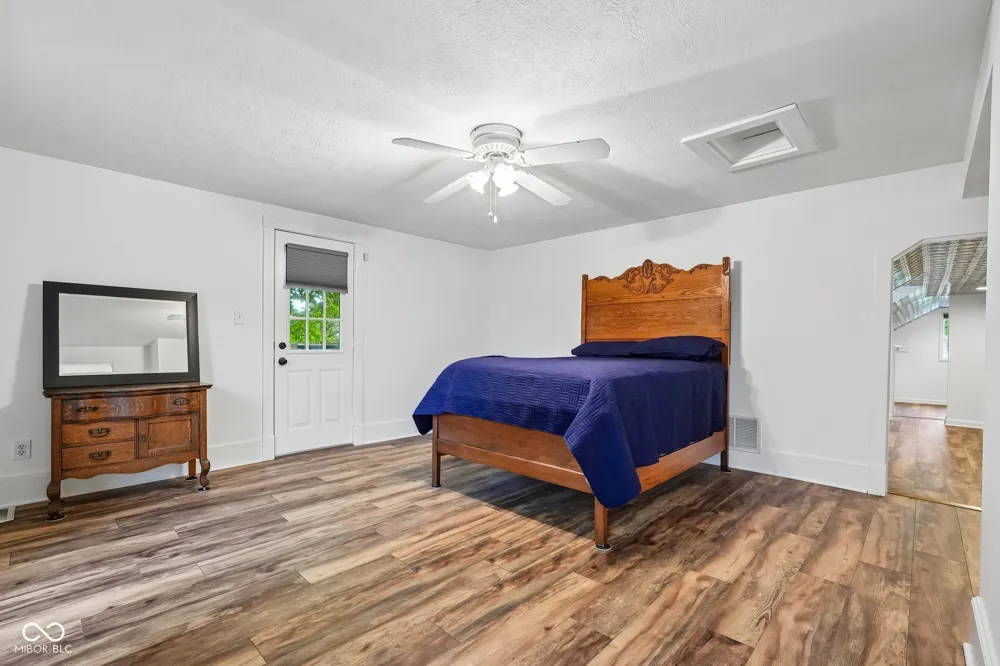211 Whiteland Road Whiteland, IN 46184