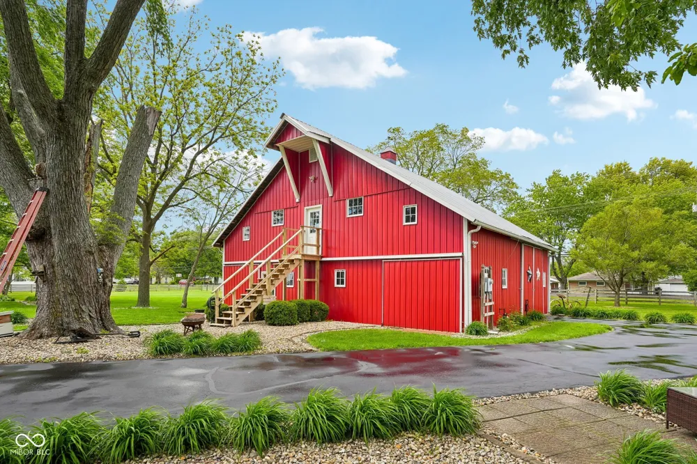 211 Whiteland Road Whiteland, IN 46184