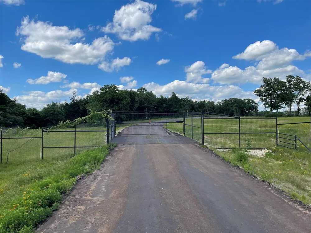 3803 Pr 4100 Marquez, TX 77865
