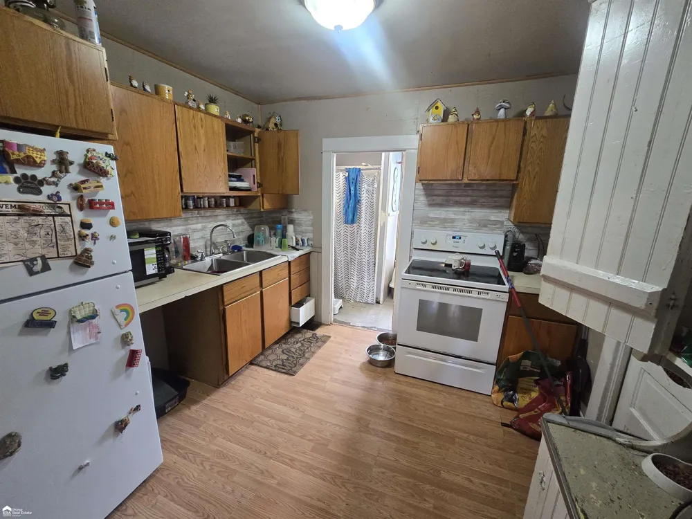 258 E State Road Montrose City, MI 48457