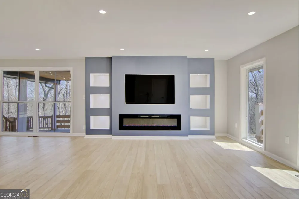 66 Cosmo PL Dahlonega, GA 30533