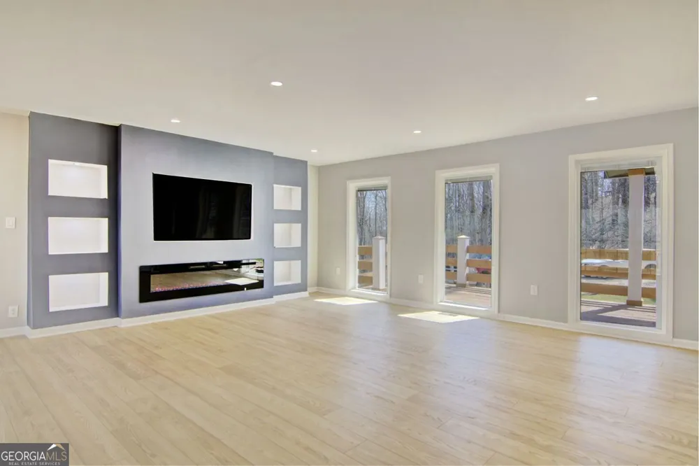 66 Cosmo PL Dahlonega, GA 30533