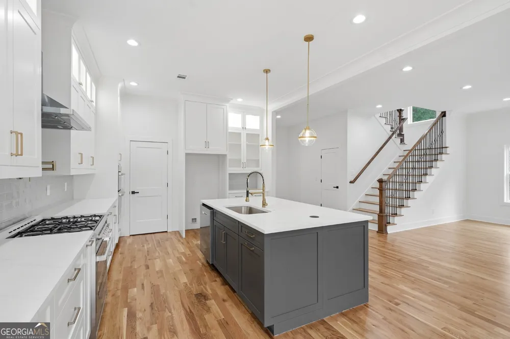 269 Ohm AVE Avondale Estates, GA 30002